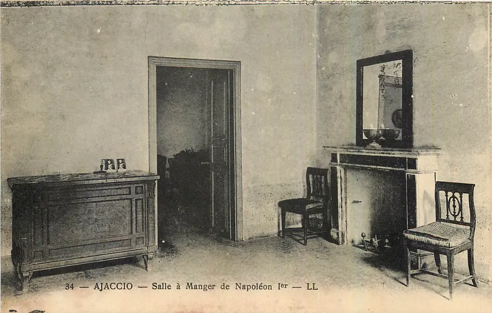Ajaccio — Sala de Jantar de Napoleão I — LL - Frente