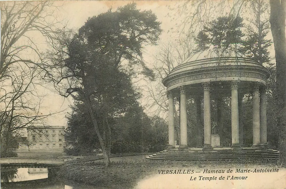 Versailles — Hameau de Marie-Antoinette — Der Tempel der Liebe - Vorderseite