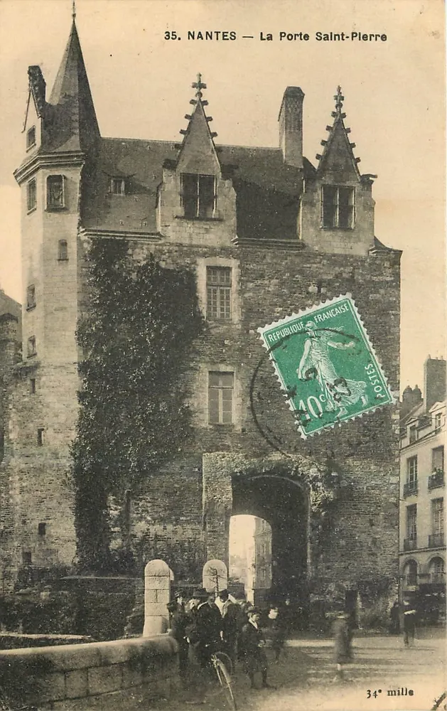 NANTES — La Porte Saint-Pierre — F. Grippau, Imp.-Édit., Nantes - Frente