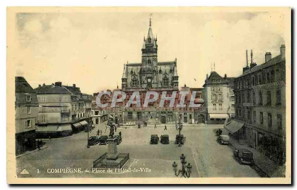 Compiègne — Place de l'Hôtel-de-Ville — editor G. Lefèvre, Rue des Chanoines, Compiègne, n°1 - Frente