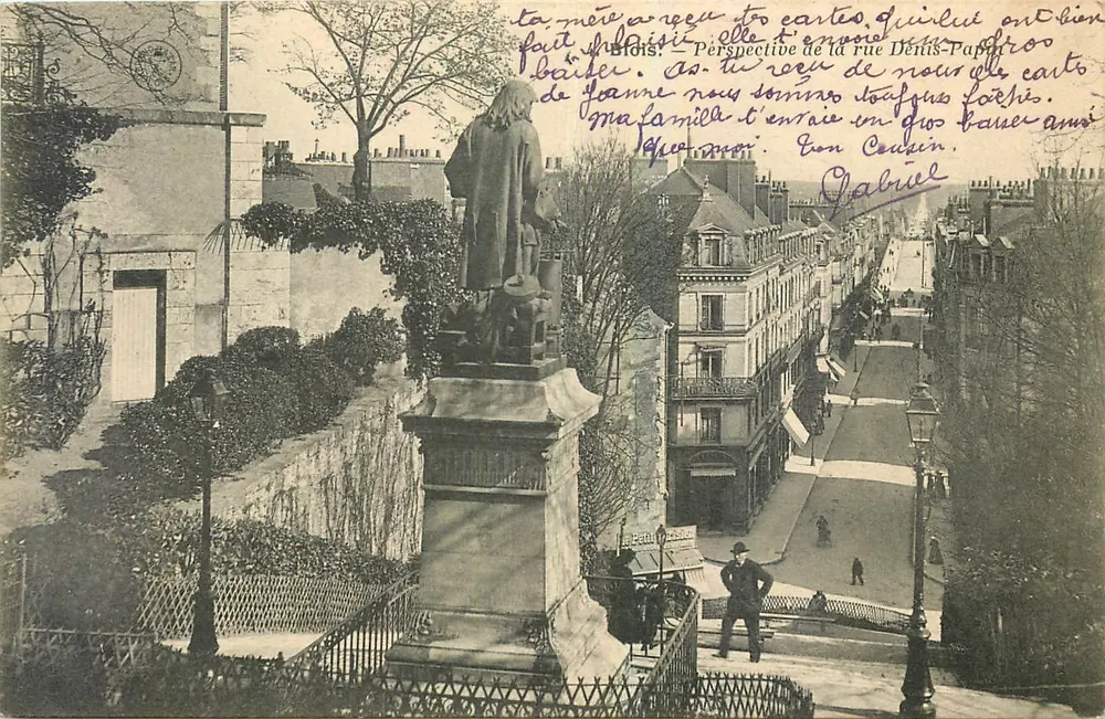 Estatua de Joana d'Arc — Perspectiva da rua Denis Papin — Editor: Brios - Frente