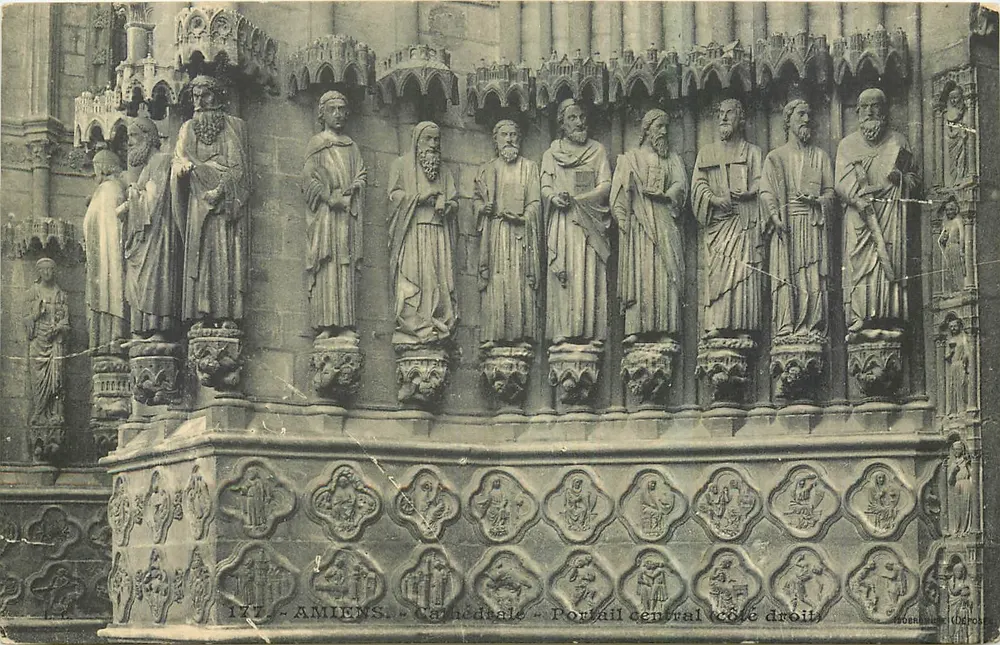Amiens - Cathédrale - Portail central (côté droit) — L. Caron, phot. 24dit, Amiens - Recto