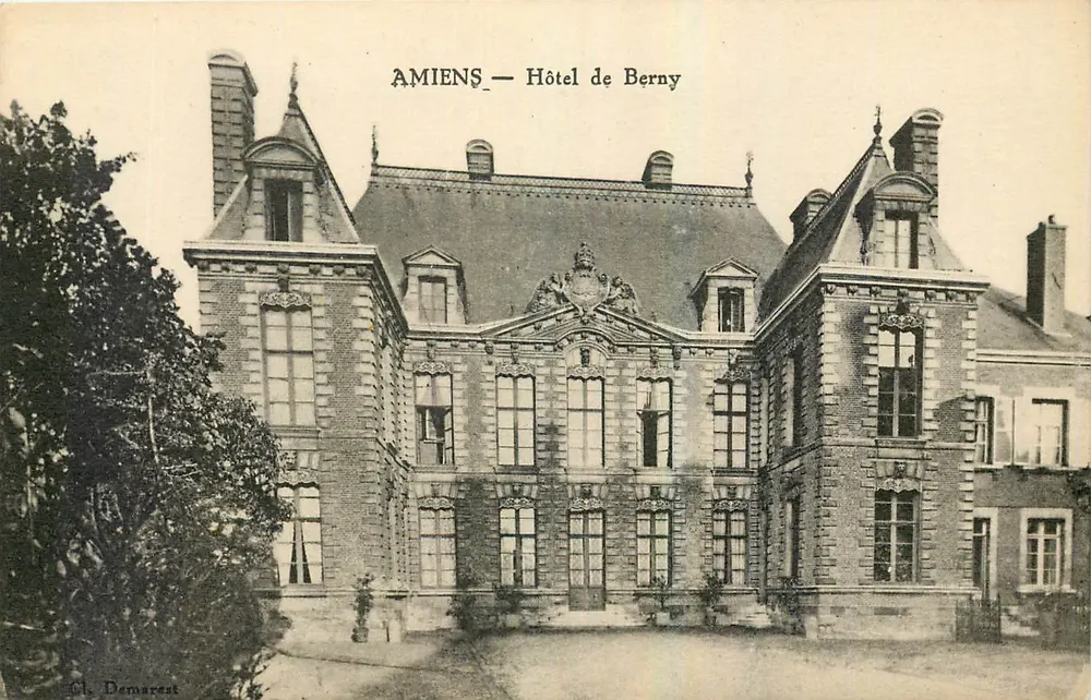 Amiens — Hotel de Berny — Cl. Demarest - Frente