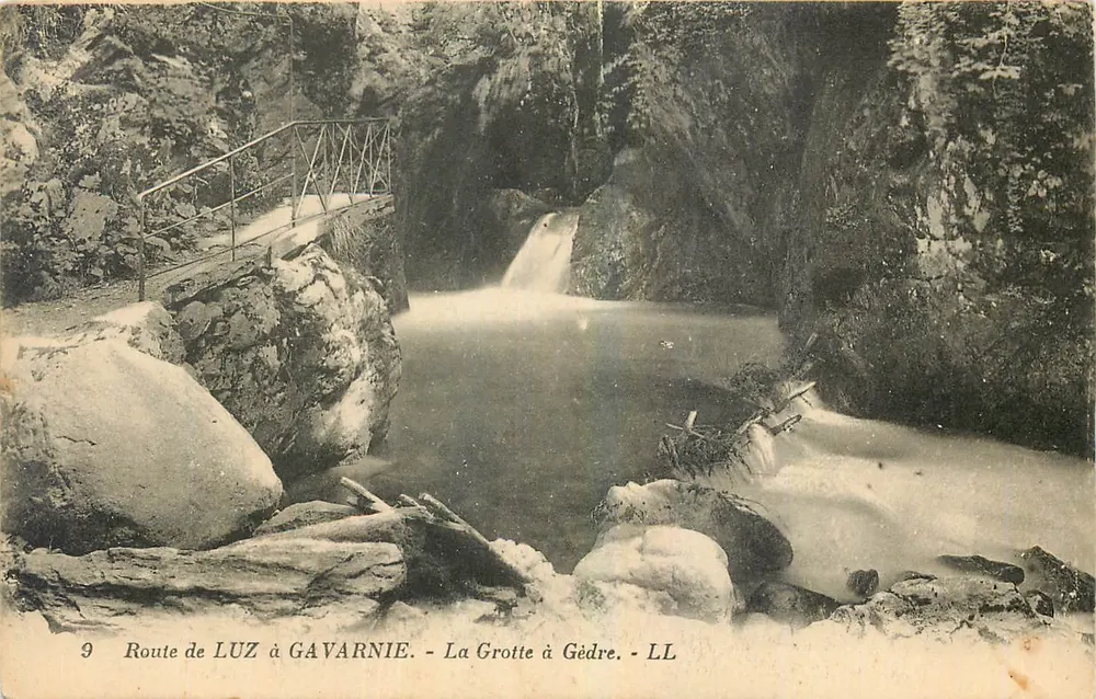 Route von Luz nach Gavarnie — Die Grotte bei Gédre — LL - Vorderseite