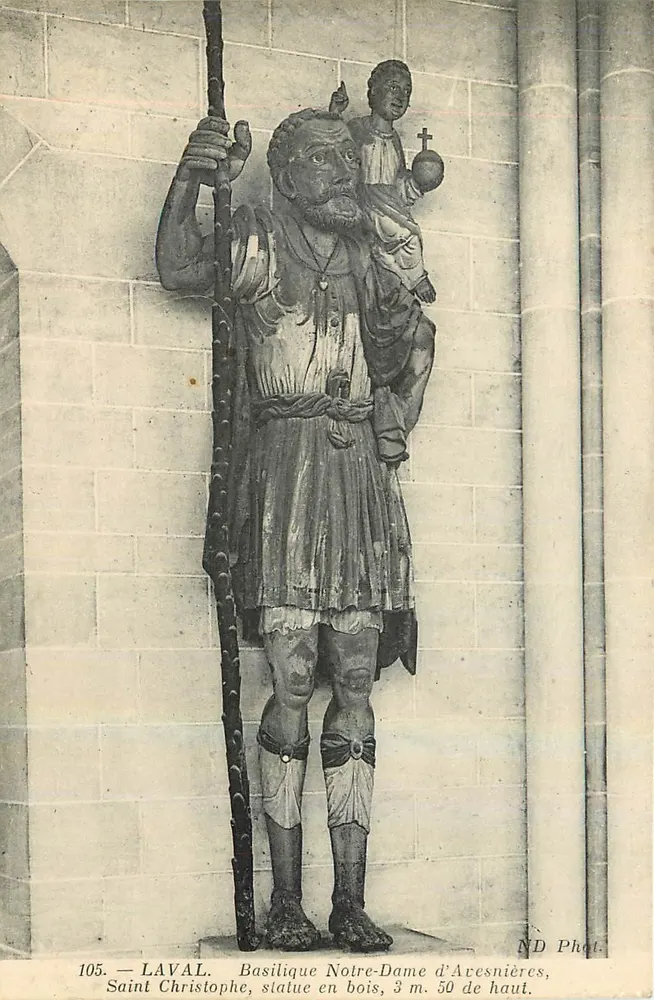 Saint Christopher — Holzstatue — Basilika Notre-Dame d'Avesnières, 3 m 50 hoch — ND Phot. - Vorderseite
