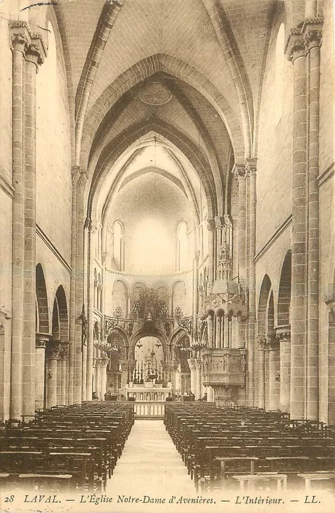 Die Kirche Notre-Dame d'Avenières — Das Innere — LL. — Nr. 28 - Vorderseite