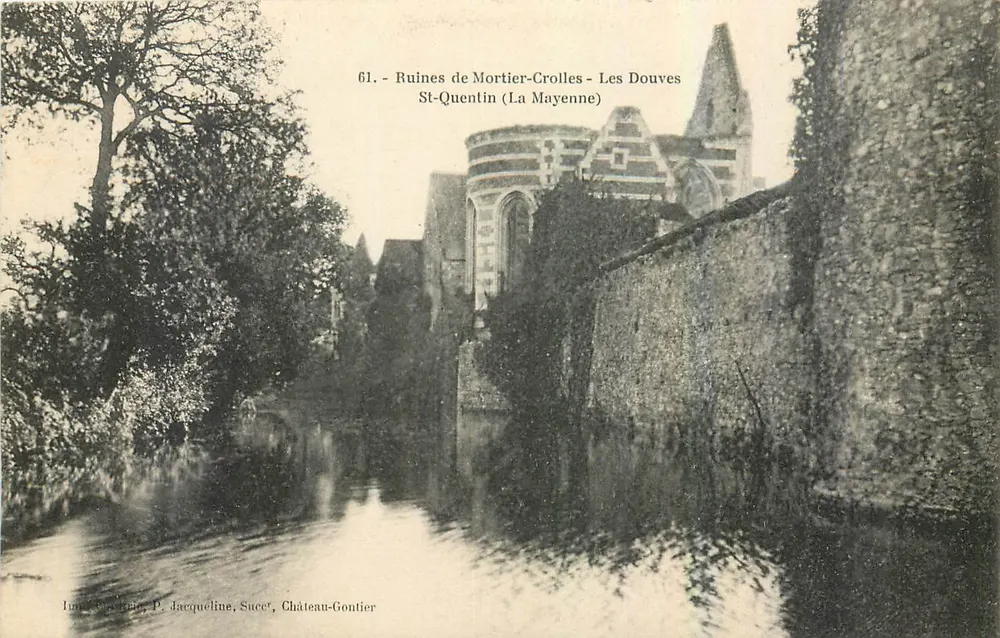 Ruínas de Mortier-Crolles - Os Baluartes - St-Quentin (La Mayenne) - Frente