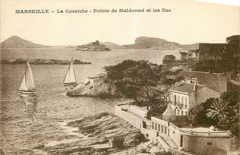 Marselha — A Corniche — Ponta de Maldormé e as Ilhas - Frente