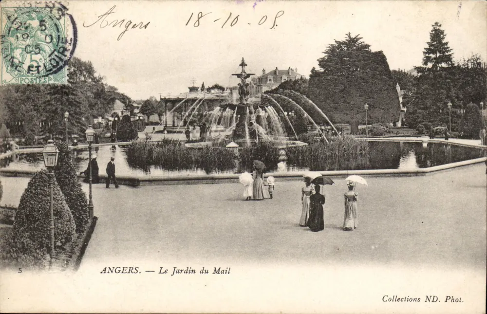Angers — O Jardim do Mail — Collections ND. Phot. - Frente