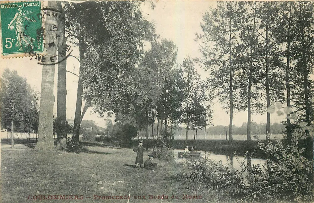 Coulommiers — Promenade aux Bords du Mosia — Éditeur non identifié, n° de série non visible - Recto