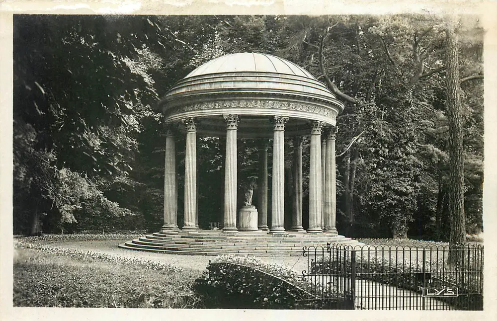 Le Temple de l'Amour — Cottages — Éditeur LYS - Recto