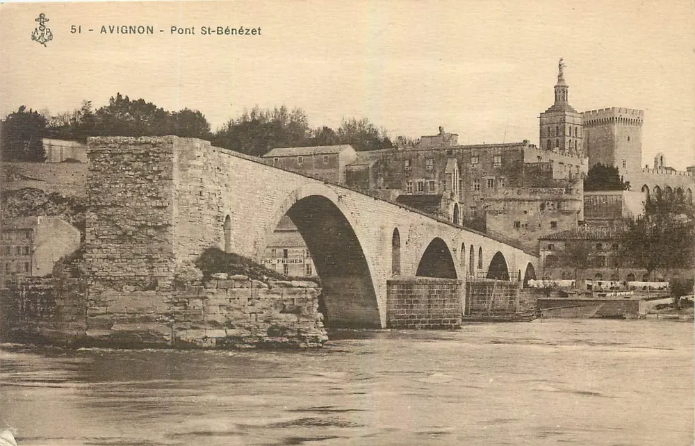 Avignon - Pont Saint-Bénézet — vista do ponte e da torre da Horloge — editor desconhecido, n° 51 - Frente