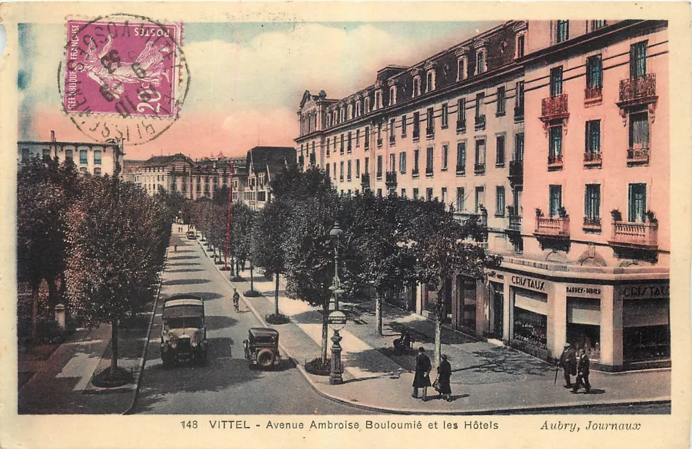 VITTEL - Avenue Ambroise Bouloumié und die Hotels — Aubry, Journaux — n°148 - Vorderseite