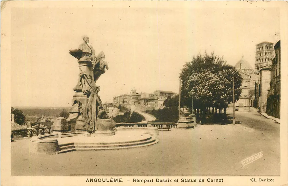 Angoulême — Rampa Desaix e Estátua de Carnot — Cl. Denizot - Frente
