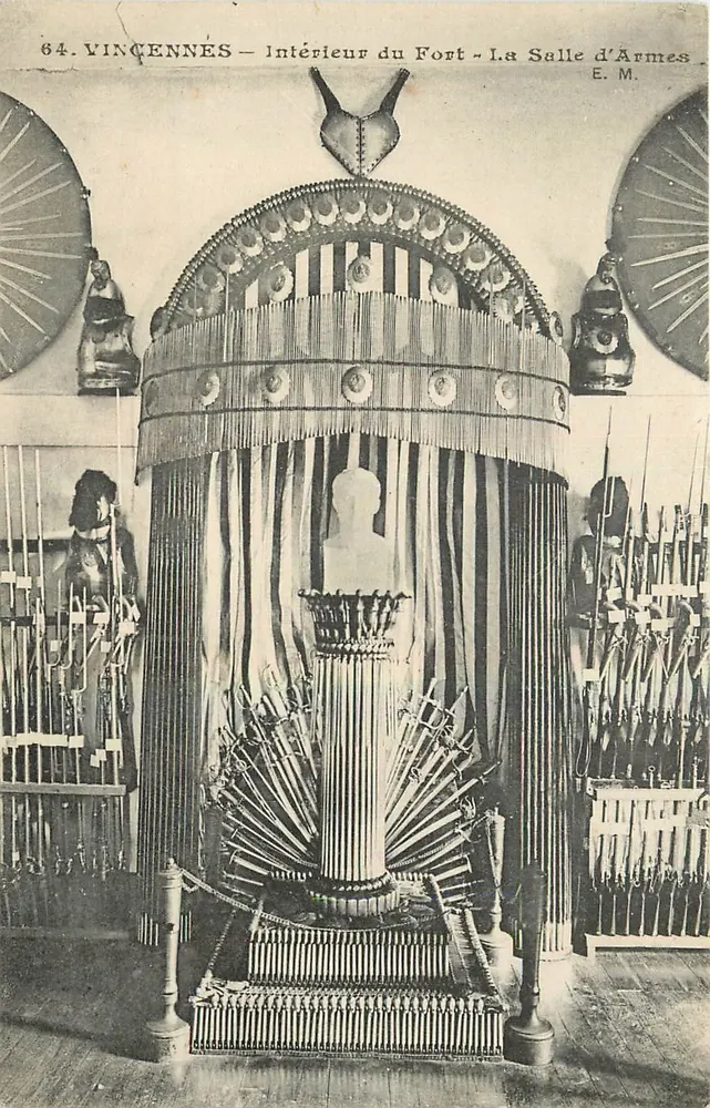 Vincennes — Intérieur du Fort - La Salle d'Armes — E. M. - Recto