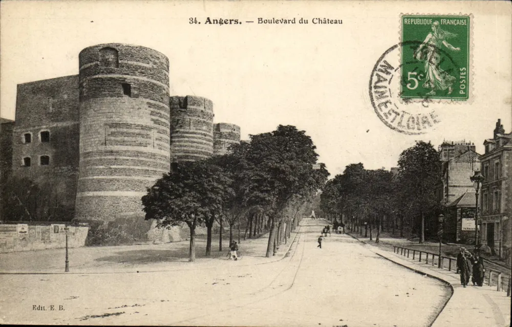 Angers — Boulevard do Castelo — Edit. E. B. - Frente