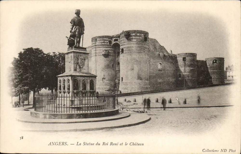 Angers — A Estátua do Rei René e o Castelo — Collections ND Phot - Frente