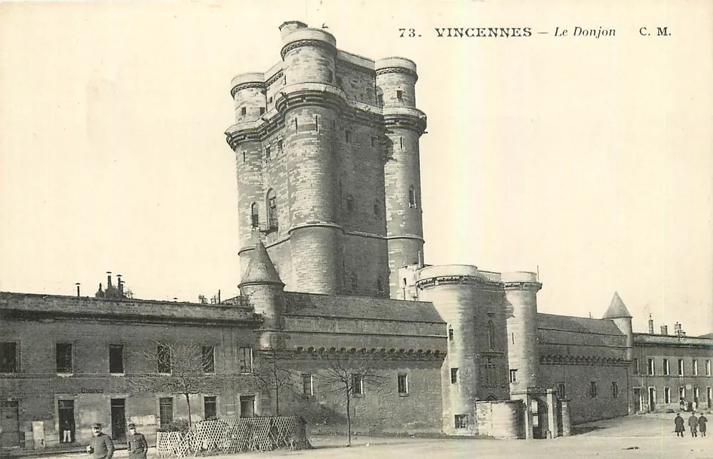 Vincennes — O Donjon — C.M. n°73 - Frente