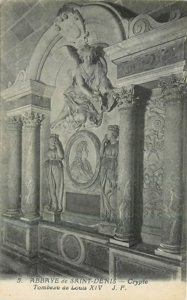 Abadía de Saint-Denis — Cripta — Tumba de Luis XIV - Anverso