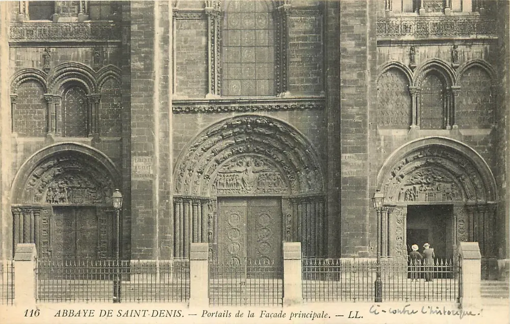 Abbaye de Saint-Denis — Portails de la façade principale — LL. — Ci-contre l'Historique. - Recto