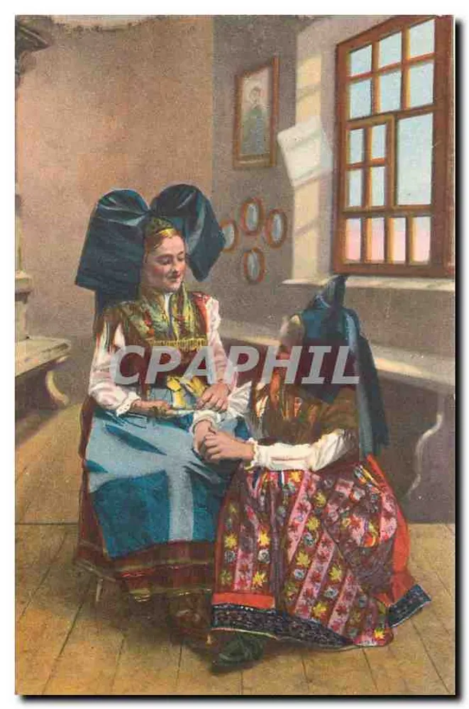 Duas mulheres em traje tradicional — cena interior — C.A.P. Letellier Paris (15e) - Frente