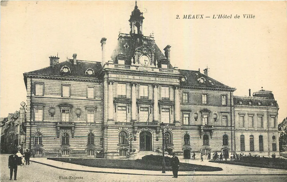 Meaux — L'Hotel de Ville — Phot-Express - Recto