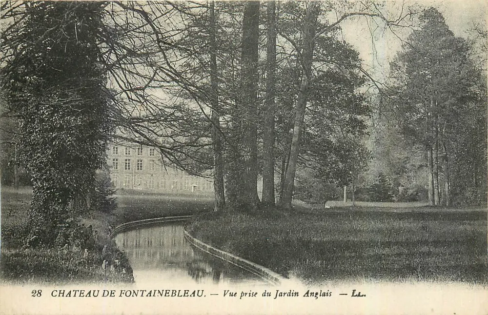 Schloss Fontainebleau — Ansicht vom englischen Garten — La. - Vorderseite