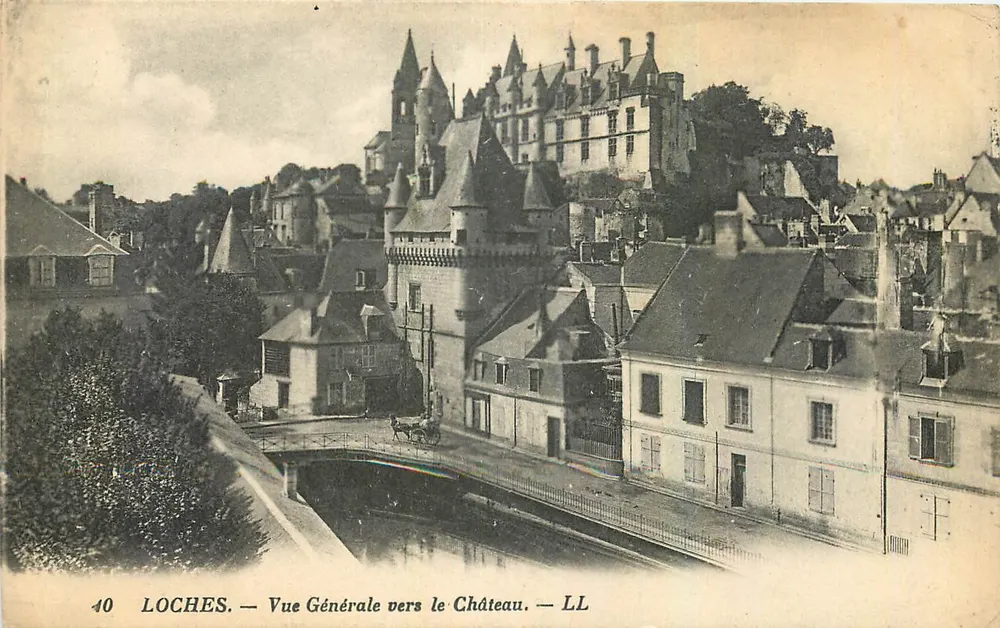Loches — Vista General hacia el Castillo — LL - Anverso