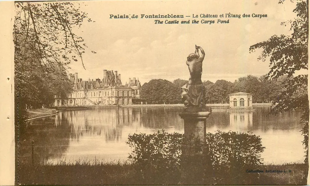 Schloss Fontainebleau — Das Schloss und der Karpfenteich — Künstlerische Sammlung L. M. - Vorderseite