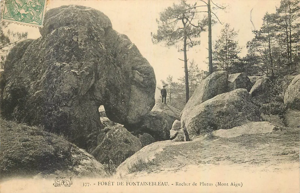 Floresta de Fontainebleau — Rocher de Plutus (Mont Aigu) — Editor E. T. n° 377 - Frente
