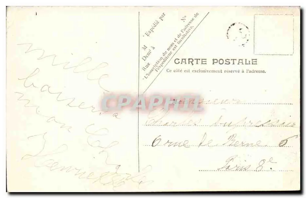 Sur la Plage — deux enfants jouant au sable — Stebbing ph. Paris - Verso