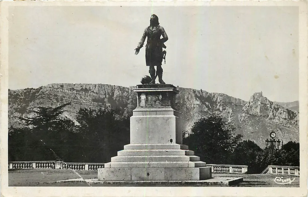 जनरल चैंपियोनेट की प्रतिमा — वालेंस (ड्रोम) — सीम - आगे