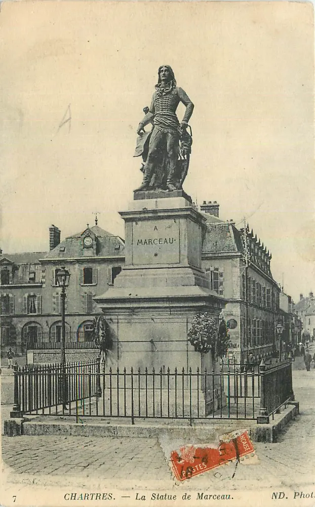 Chartres — A Estátua de Marceau — ND. Foto. N°7 - Frente