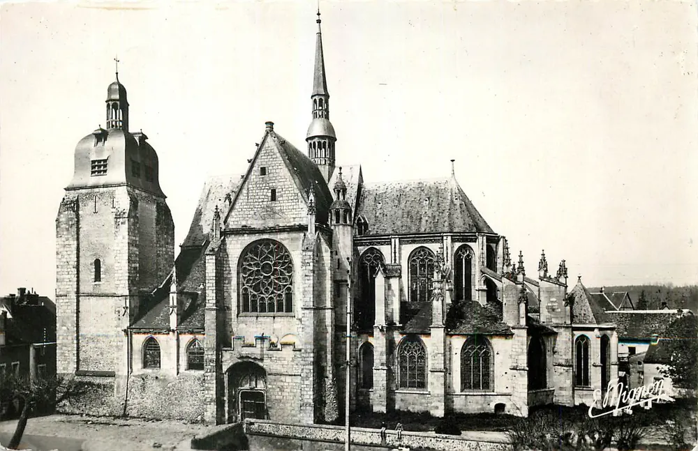 Nogent-le-Roi — De Kerk — Uitgever E. MIGNON - Voorkant