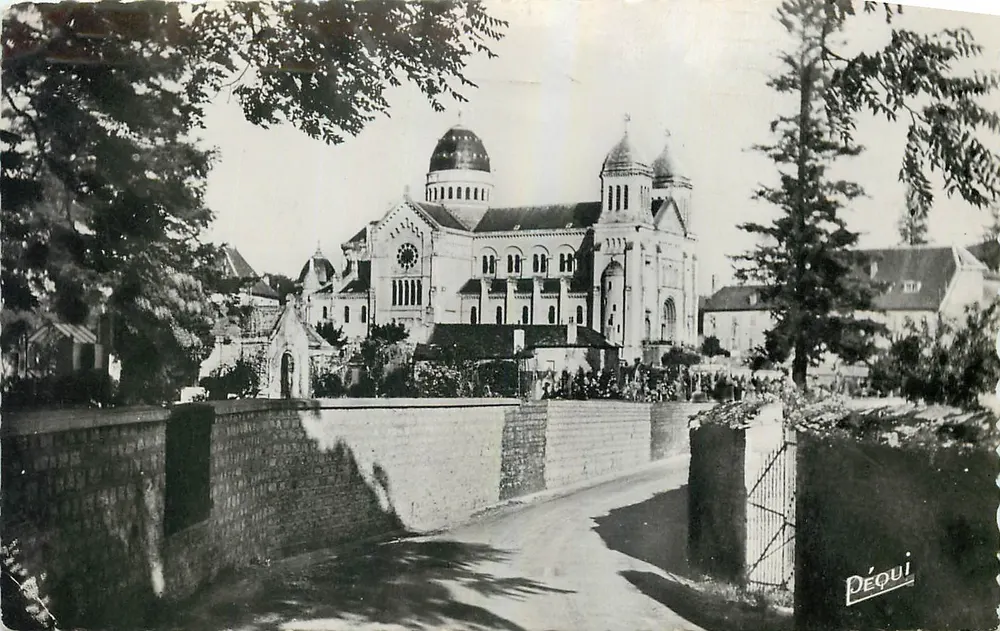 Basílica de Saint-Ferjeux — Besançon — editada por Péquui - Frente