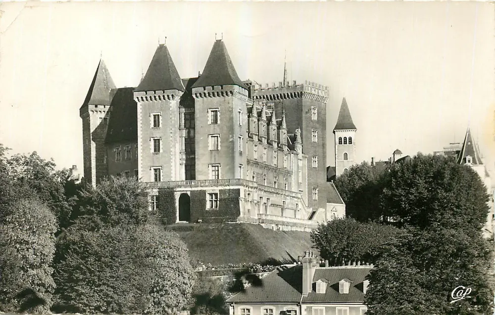 Pau — O Castelo visto do Parque — editor Cap - Frente