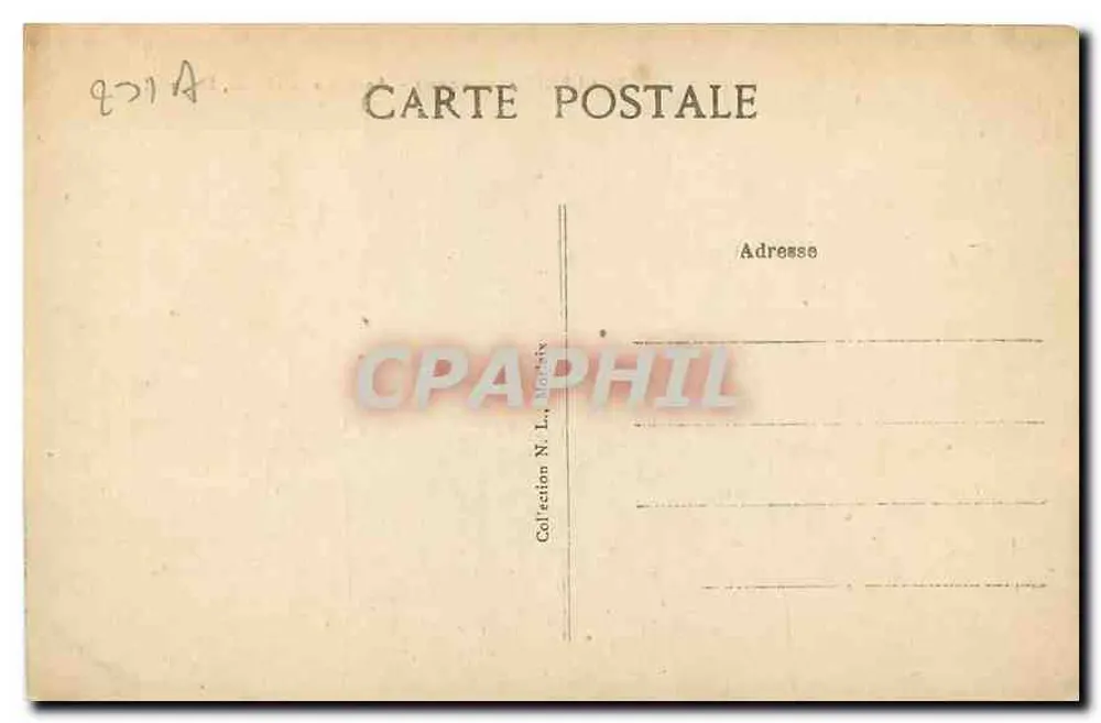 Guimiliau (Finistère) — Ansicht der Kirche, des Portals - Rückseite