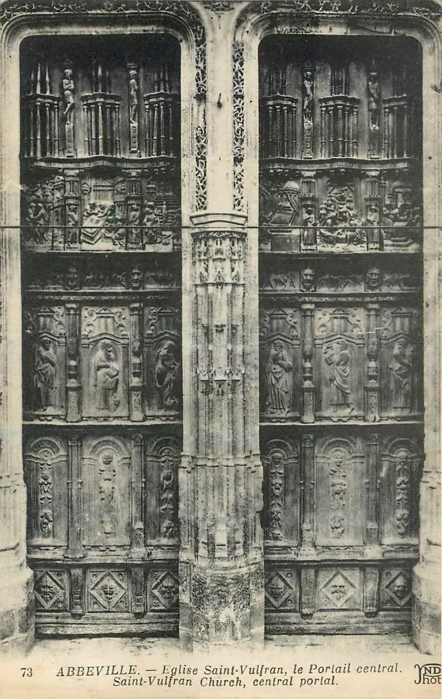 Abbeville — Kirche Saint-Vulfran, das zentrale Portal - Vorderseite