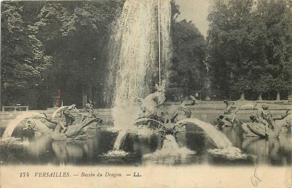 Versalhes — Bassin do Dragão — LL. — 1774 - Frente