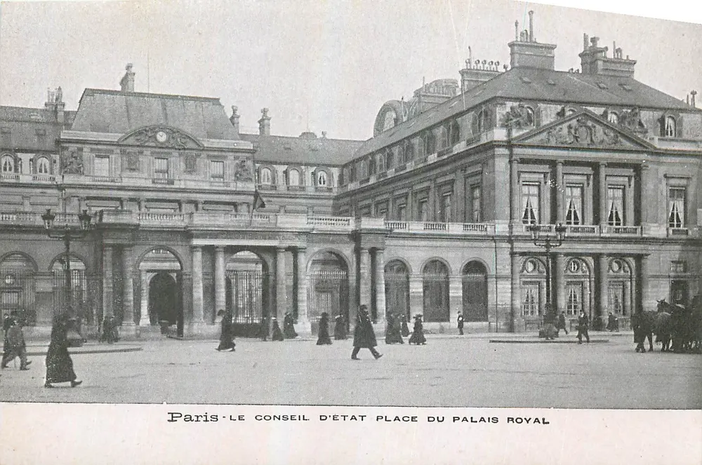 Paris — Le Conseil d'État, place du Palais-Royal — Carte postale - Recto