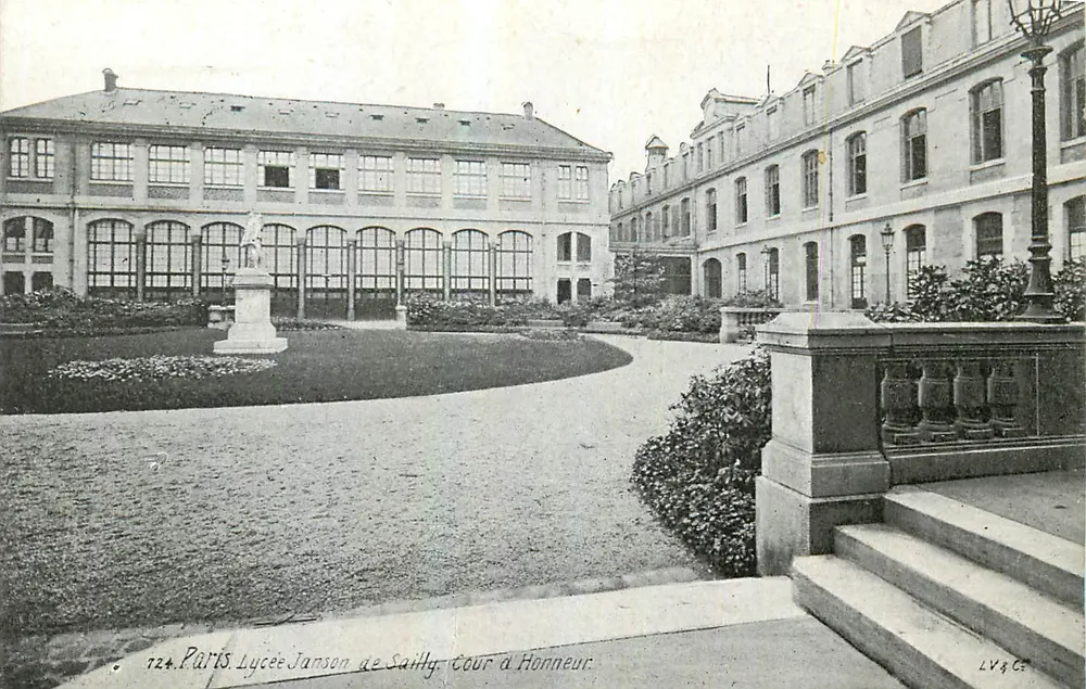 Lycée Janson de Sailly — Cour d'Honneur — LVG 65 - Frente