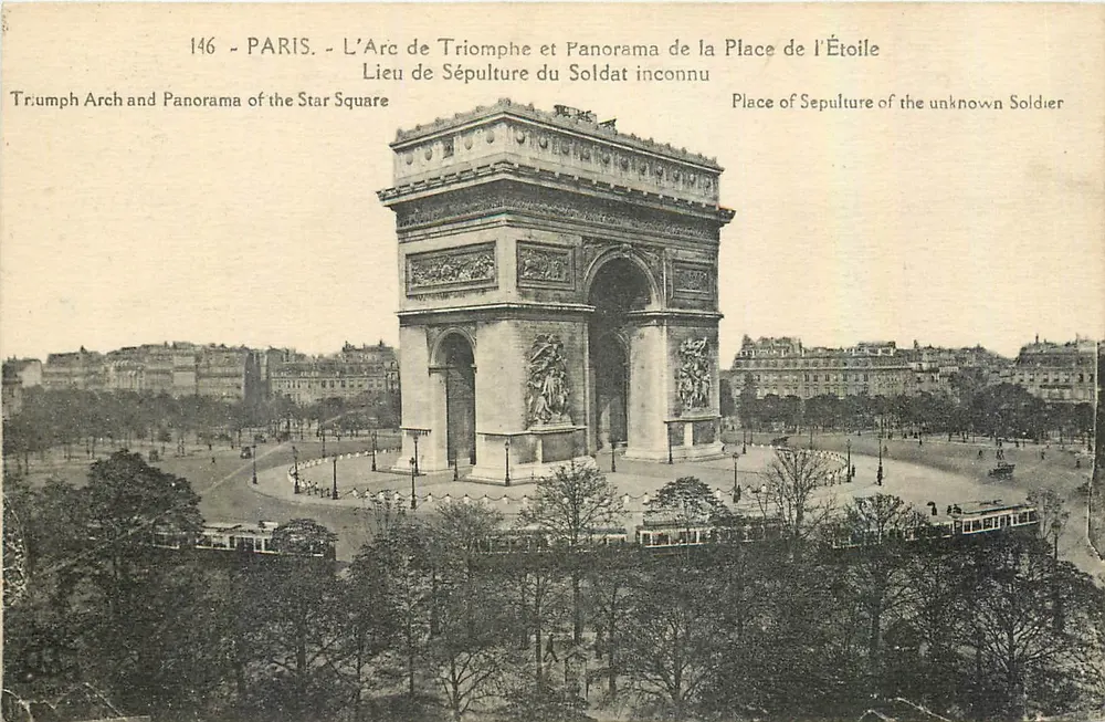 Paris - L'Arc de Triomphe et Panorama de la Place de l'Étoile - Lieu de Sépulture du Soldat Inconnu - Recto