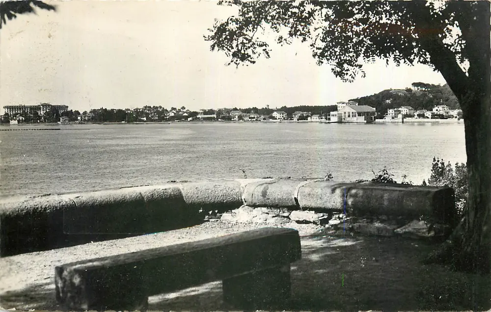 Die Pointe d'Hendaye, Sicht vom Vieux Fort — « UNSERE SCHÖNEN PYRENEEN » — E.C. Théry, n°1303 - Vorderseite