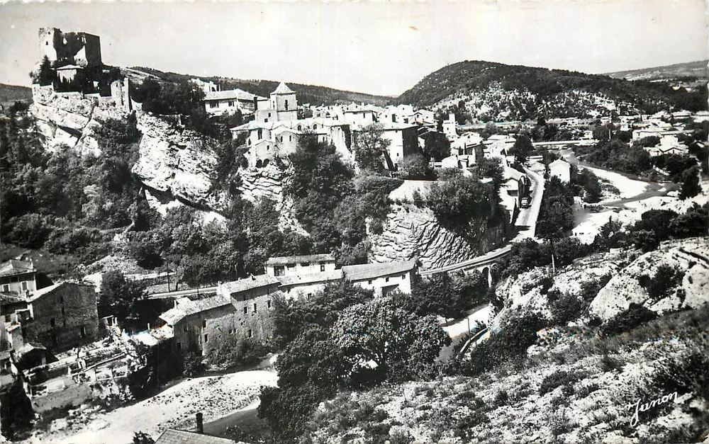 Vaison-la-Romaine — La Haute Ville — Édition Art F. Méy (Vaison-la-Romaine) - Recto