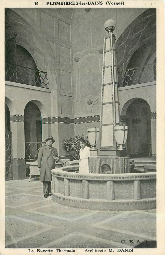 Plombières-les-Bains (Vosges) — Das Thermalcafé — Architekt M. Danis - Vorderseite
