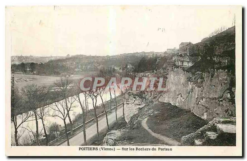 Poitiers (Vienne) — Blick von den Rochers du Porteau - Vorderseite