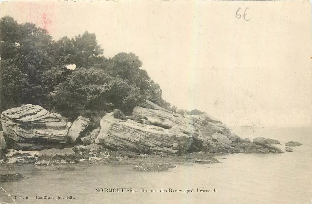 Noirmoutier — Rochers des Dames, near the bridge — I. N. 6 — Couillon, photo-publisher - Front