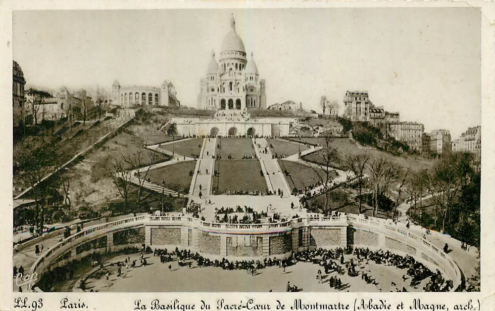 Die Basilika des Heiligen Herzens von Montmartre — Paris — Abadie et Mbagne, Architekten - Vorderseite