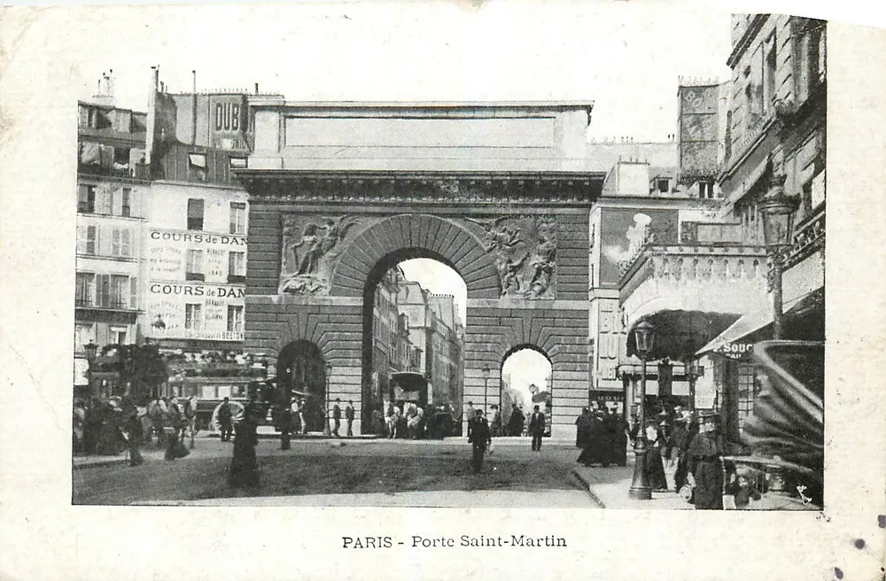 PARIS - Porta Saint-Martin — vista urbana com lojas e pedestres — editor DUB - Frente