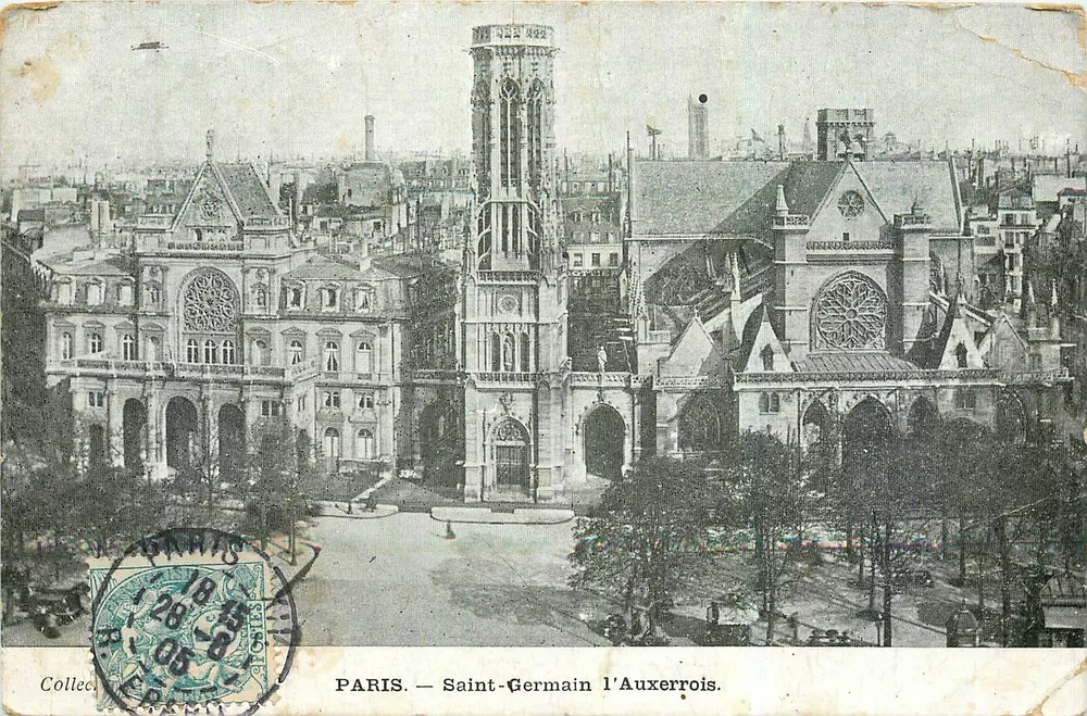 PARIS — Saint-Germain l'Auxerrois — vista da catedral e do edifício adjacente - Frente